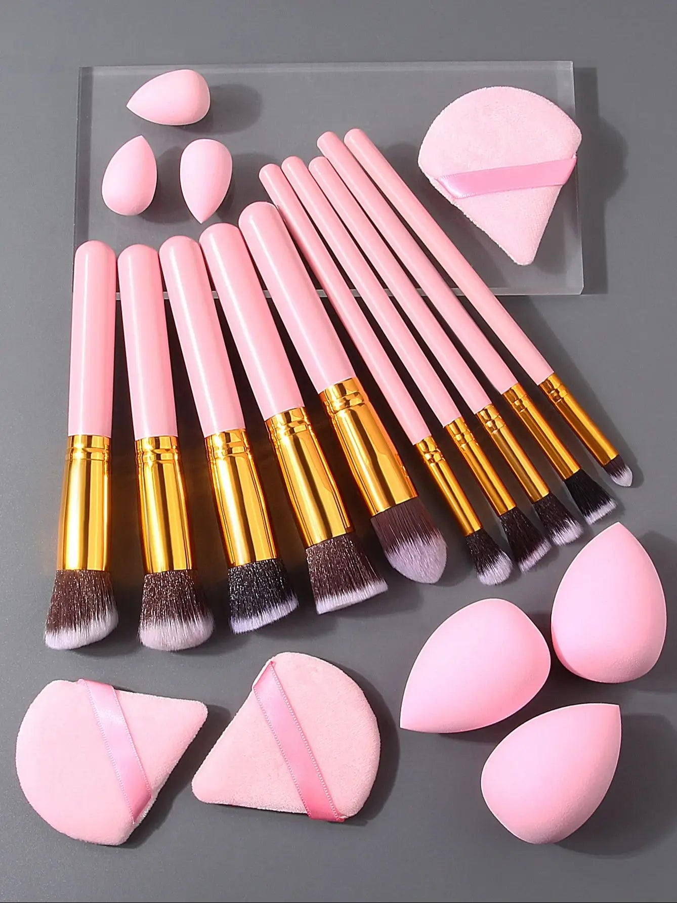 19 sets of pink makeup tools with high appearance standards:10 makeup brushes,3 beauty eggs,3 powder puffs, and 3 mini beauty eggs