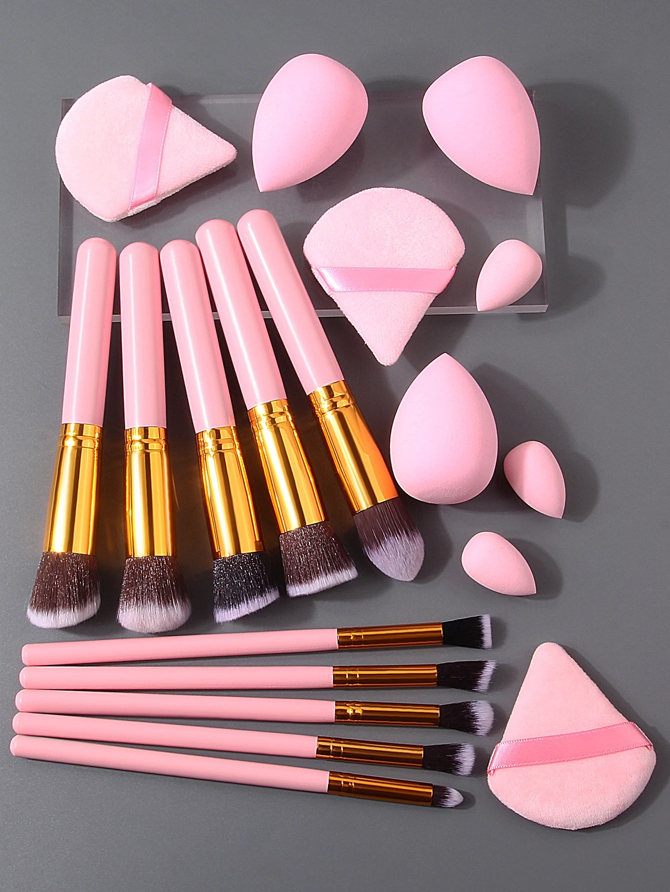 19 sets of pink makeup tools with high appearance standards:10 makeup brushes,3 beauty eggs,3 powder puffs, and 3 mini beauty eggs